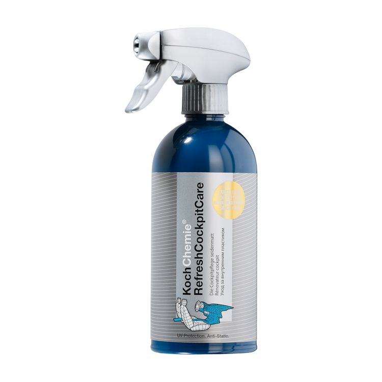 0,5L Flasche der Koch-Chemie RefreshCockpitCare, ideal zur Reinigung und Pflege von Kunststoffteilen im Fahrzeuginnenraum.