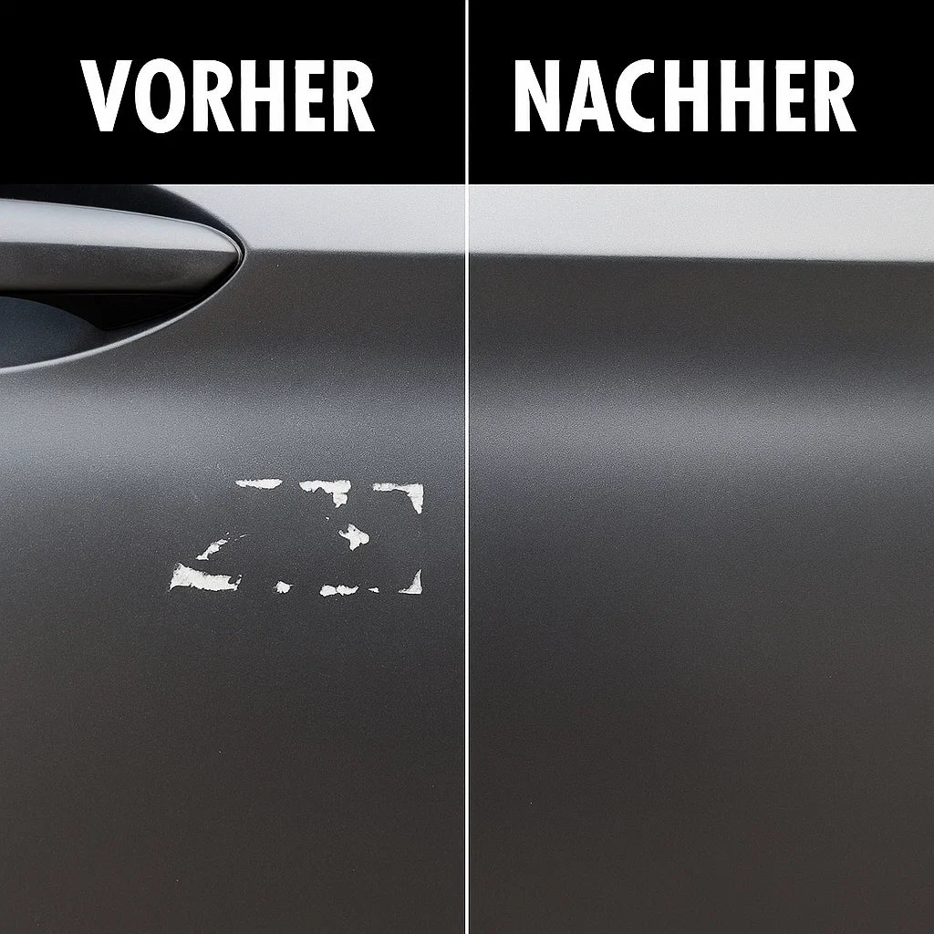 Vorher-Nachher-Vergleich einer matt lackierten Autotür nach der Entfernung von Aufkleberresten – links sichtbare Kleberückstände, rechts saubere Oberfläche ohne Rückstände